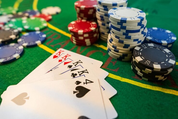 Mobile phone screen showing Dadu Online bet placement interface
